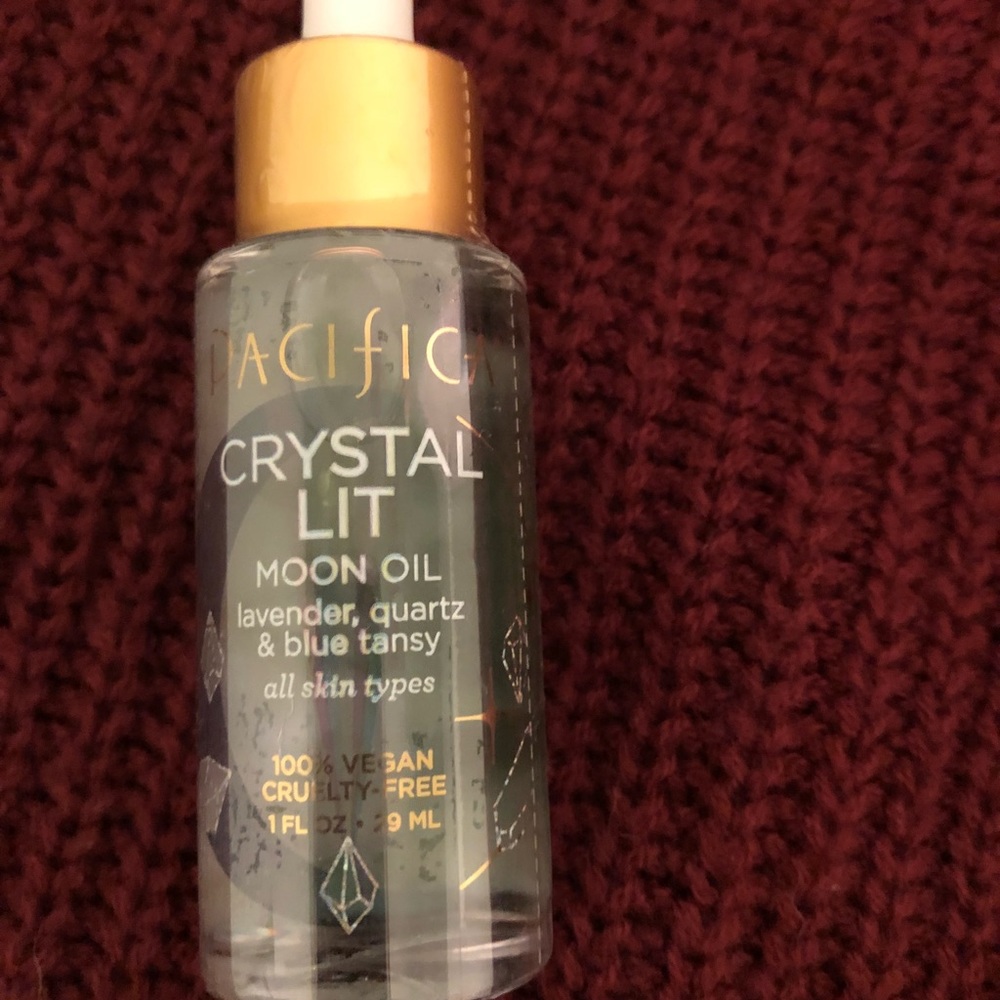 Pacifica crystal lit moon oil